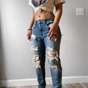 Distressed Boyfriend Jean